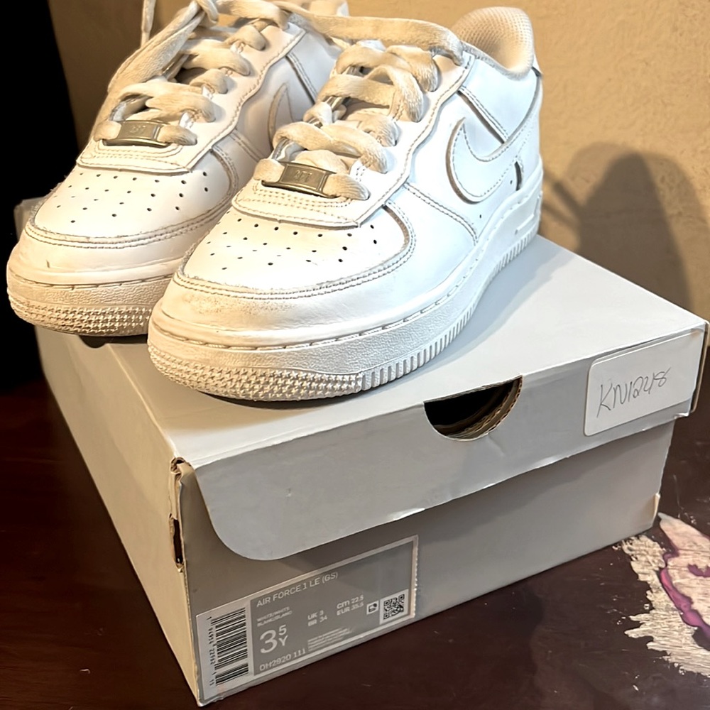 3.5 Y white Air Force ones